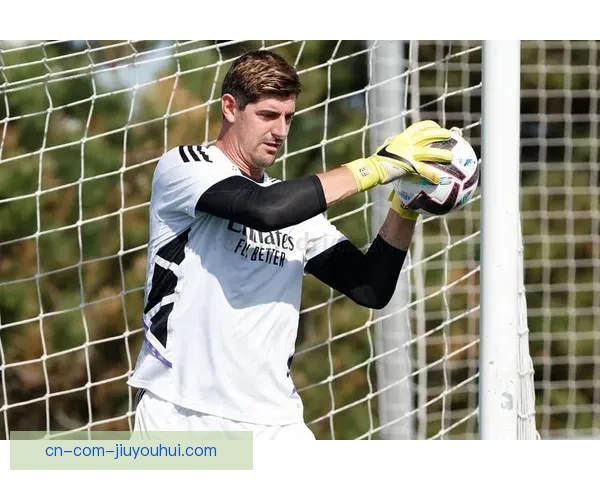 皇马官方确认库尔图瓦肌肉拉伤伤情牵动防线赛季关键阶段引担忧